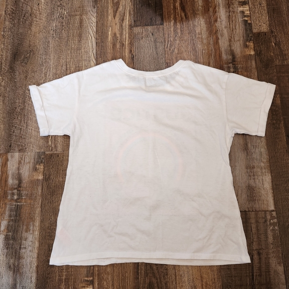 Justice Peace Sign T-shirt - Picture 3 of 4